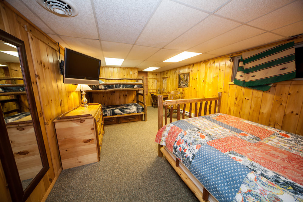 Log Cabin Lodge & Suites Jones Mills ภายนอก รูปภาพ