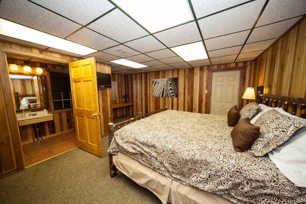 Log Cabin Lodge & Suites Jones Mills ภายนอก รูปภาพ