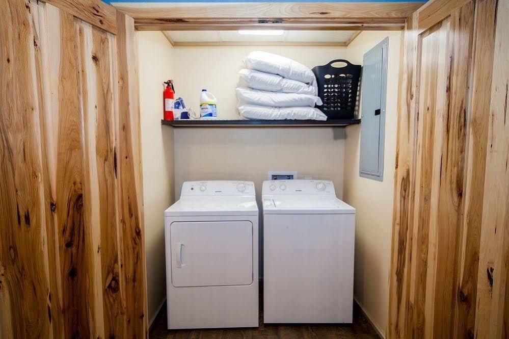 Log Cabin Lodge & Suites Jones Mills ภายนอก รูปภาพ