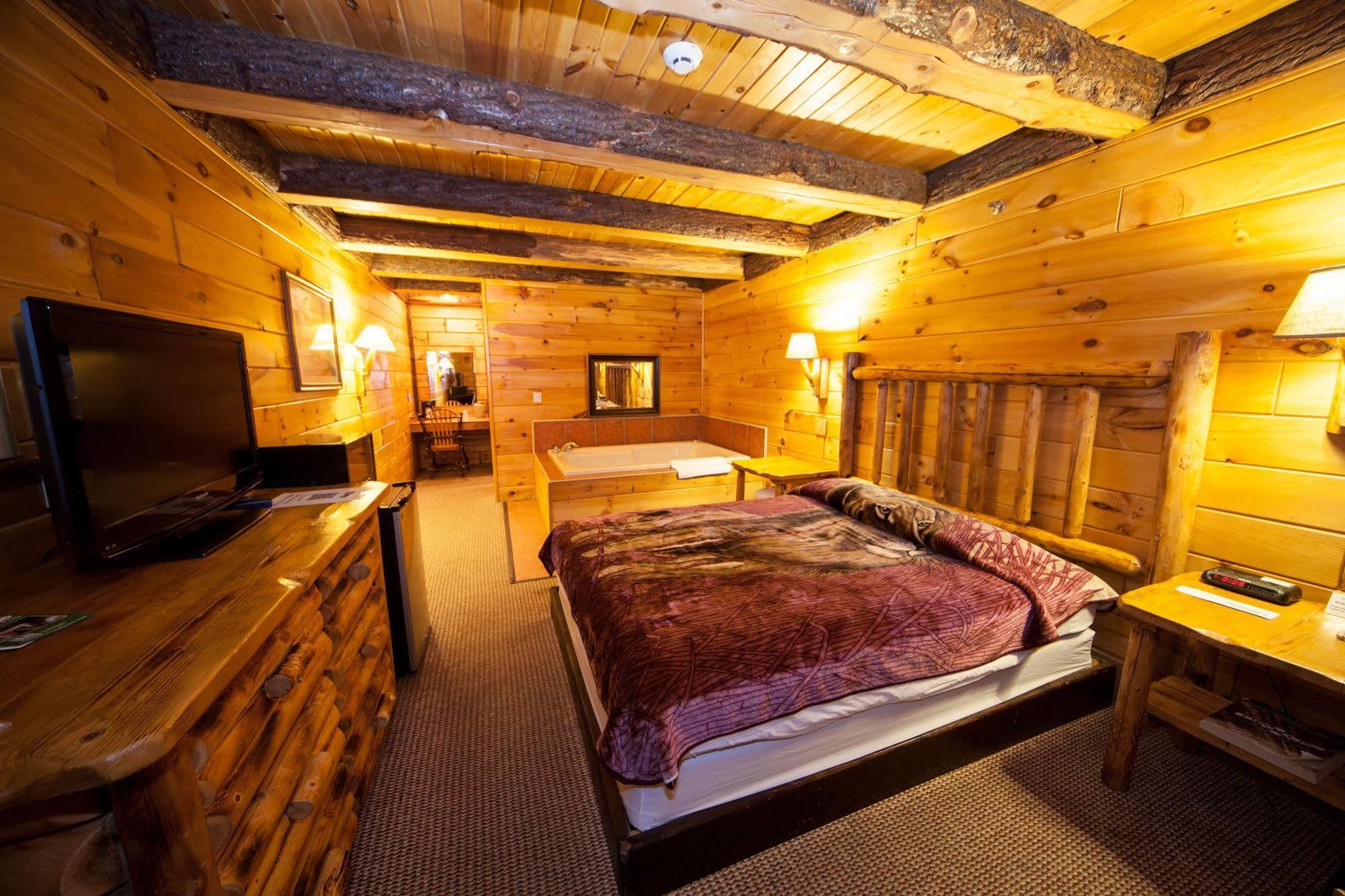 Log Cabin Lodge & Suites Jones Mills ภายนอก รูปภาพ