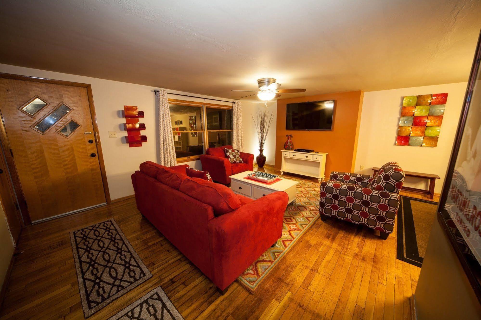 Log Cabin Lodge & Suites Jones Mills ภายนอก รูปภาพ