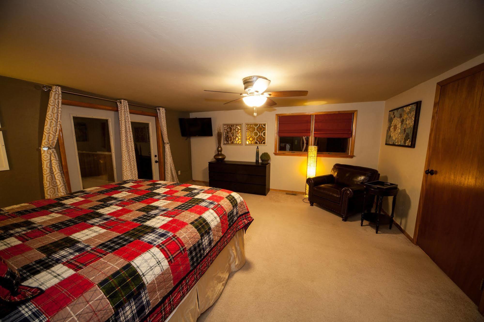 Log Cabin Lodge & Suites Jones Mills ภายนอก รูปภาพ