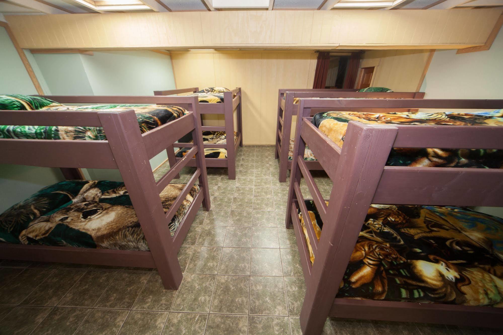 Log Cabin Lodge & Suites Jones Mills ภายนอก รูปภาพ