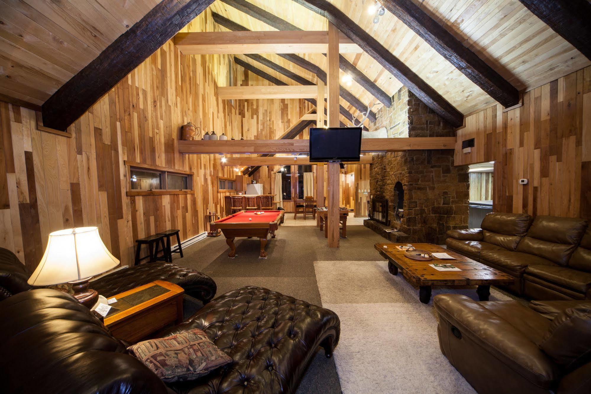 Log Cabin Lodge & Suites Jones Mills ภายนอก รูปภาพ