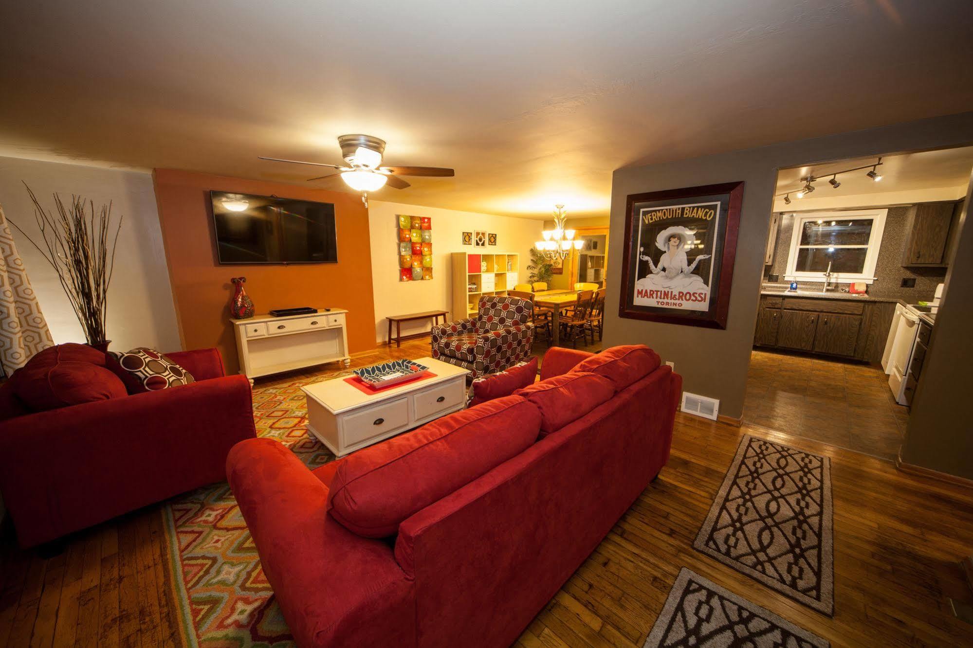 Log Cabin Lodge & Suites Jones Mills ภายนอก รูปภาพ