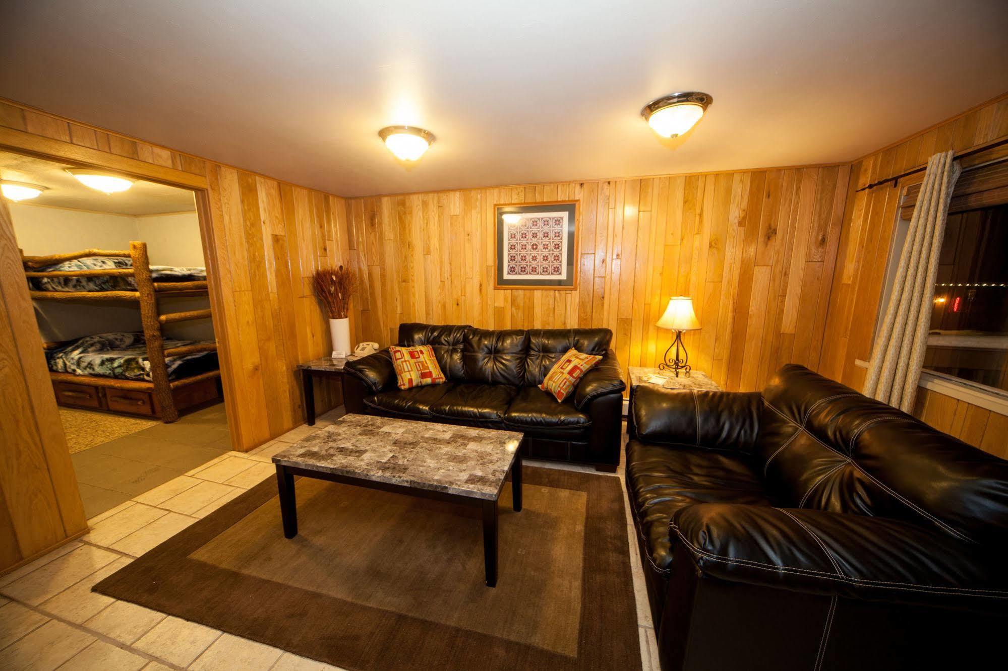 Log Cabin Lodge & Suites Jones Mills ภายนอก รูปภาพ
