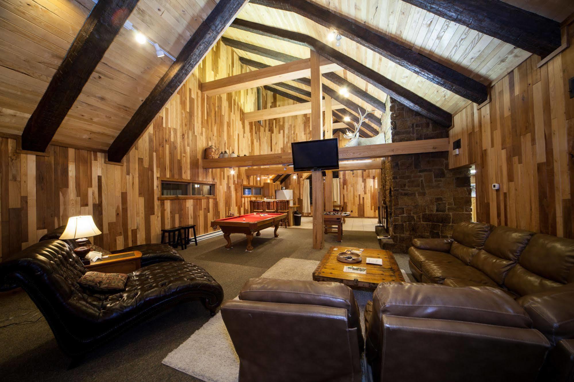 Log Cabin Lodge & Suites Jones Mills ภายนอก รูปภาพ