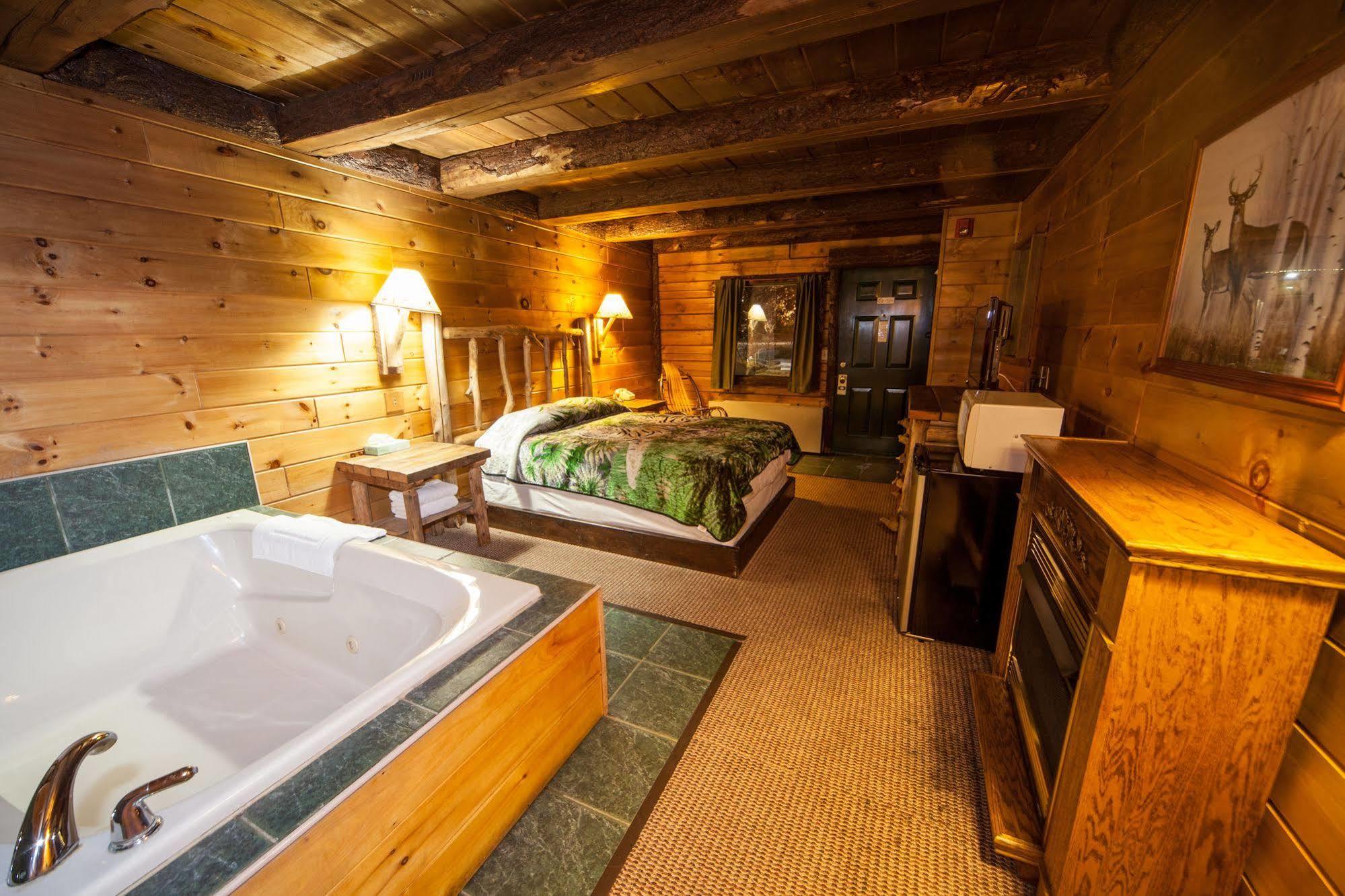 Log Cabin Lodge & Suites Jones Mills ภายนอก รูปภาพ