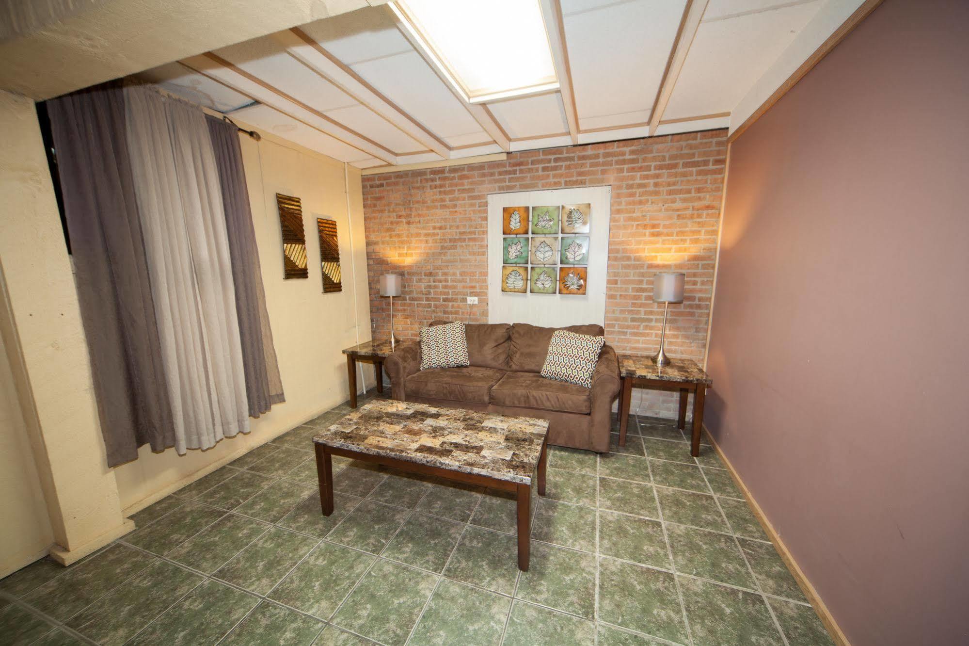 Log Cabin Lodge & Suites Jones Mills ภายนอก รูปภาพ