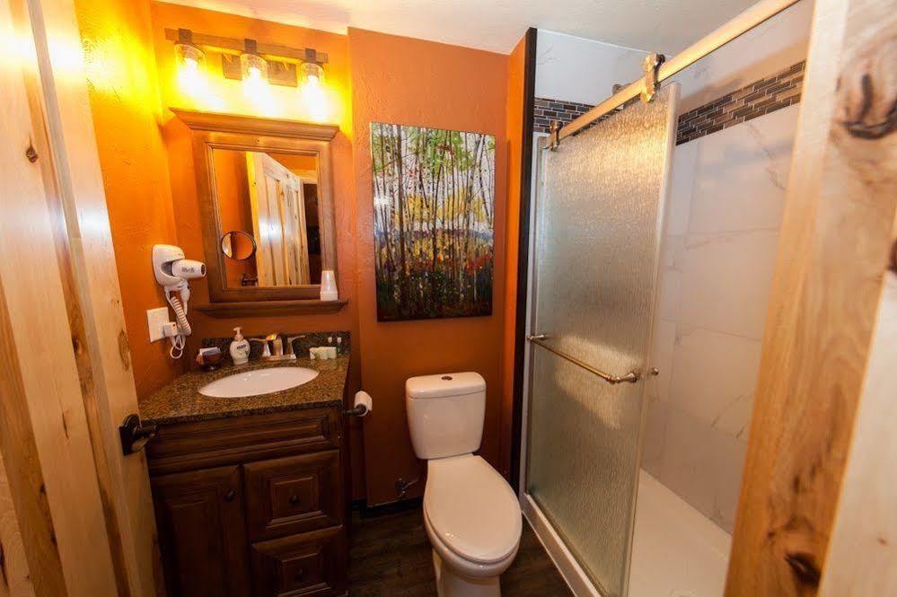 Log Cabin Lodge & Suites Jones Mills ภายนอก รูปภาพ