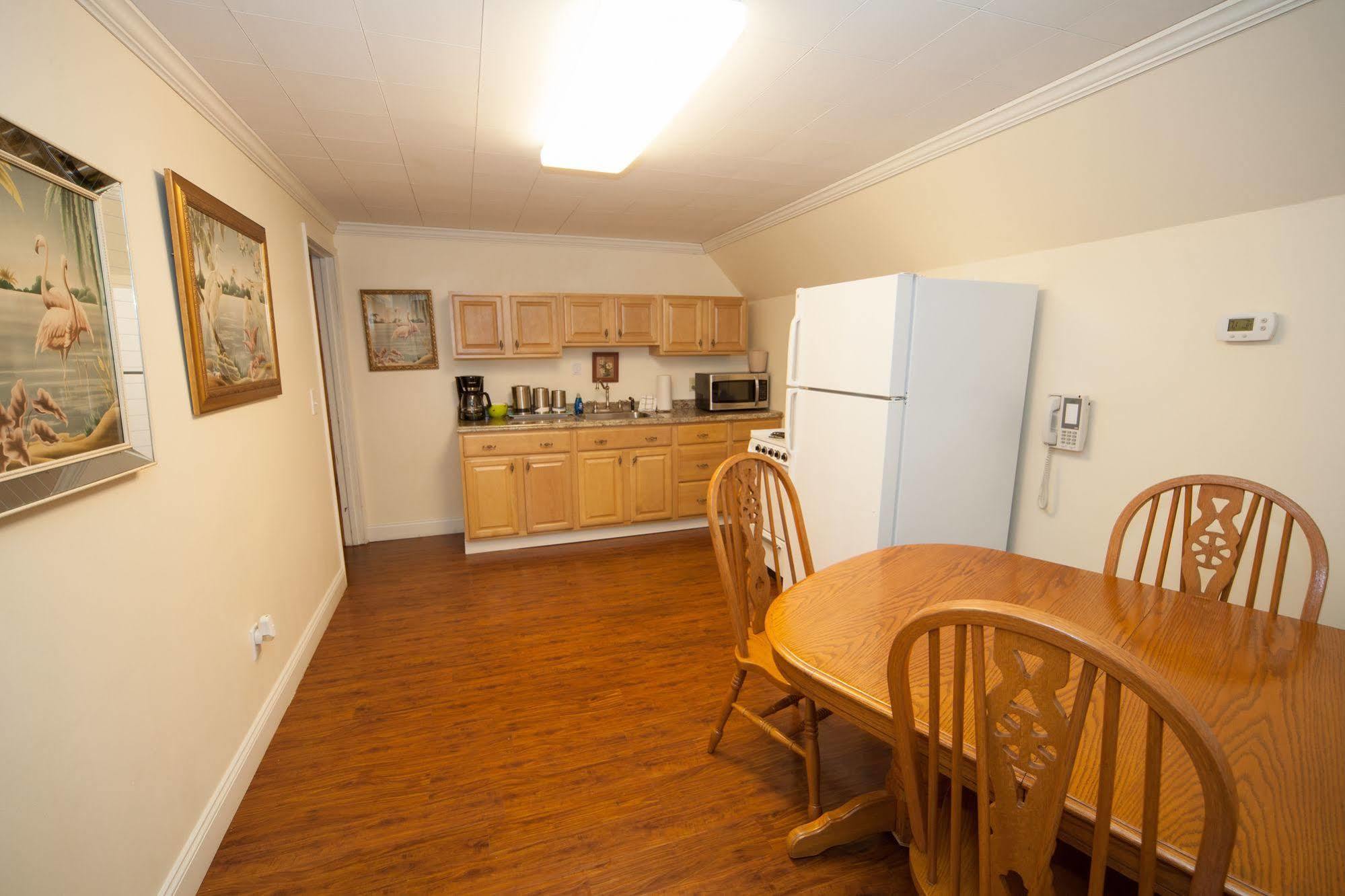 Log Cabin Lodge & Suites Jones Mills ภายนอก รูปภาพ