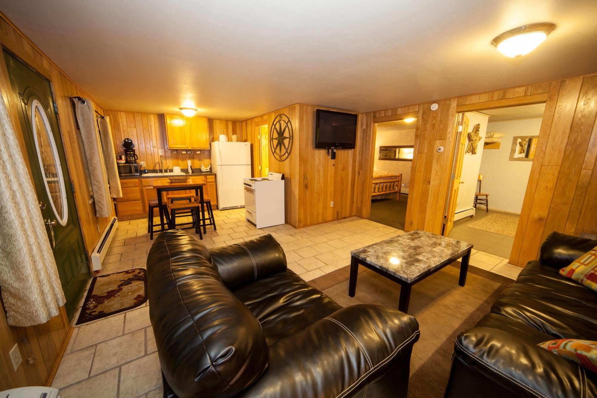 Log Cabin Lodge & Suites Jones Mills ภายนอก รูปภาพ